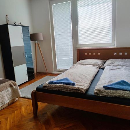Fast Apartment In The Centrum Levice Exterior photo